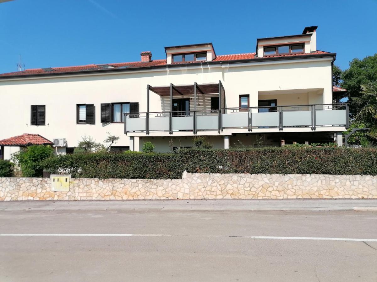 Apartmani Kiko Porec Bagian luar foto